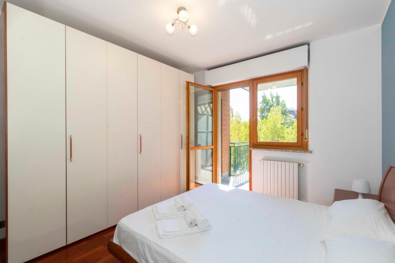Cozy&Spacious Apt 2 Min Walk From The Tram Stop! Apartment Turin Bagian luar foto