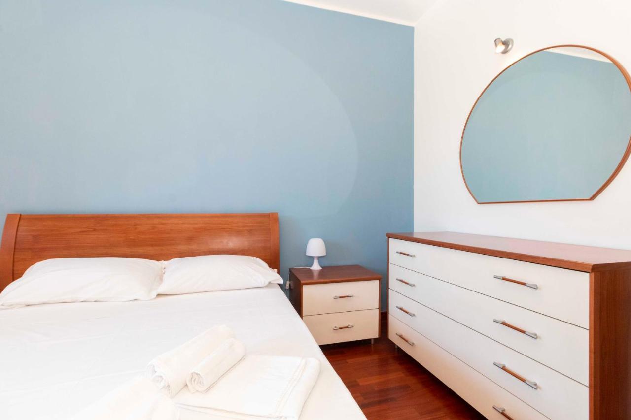 Cozy&Spacious Apt 2 Min Walk From The Tram Stop! Apartment Turin Bagian luar foto