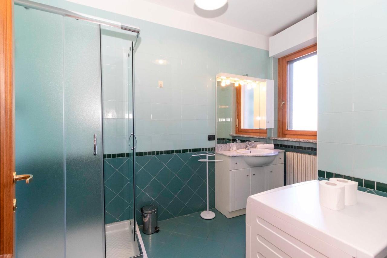 Cozy&Spacious Apt 2 Min Walk From The Tram Stop! Apartment Turin Bagian luar foto