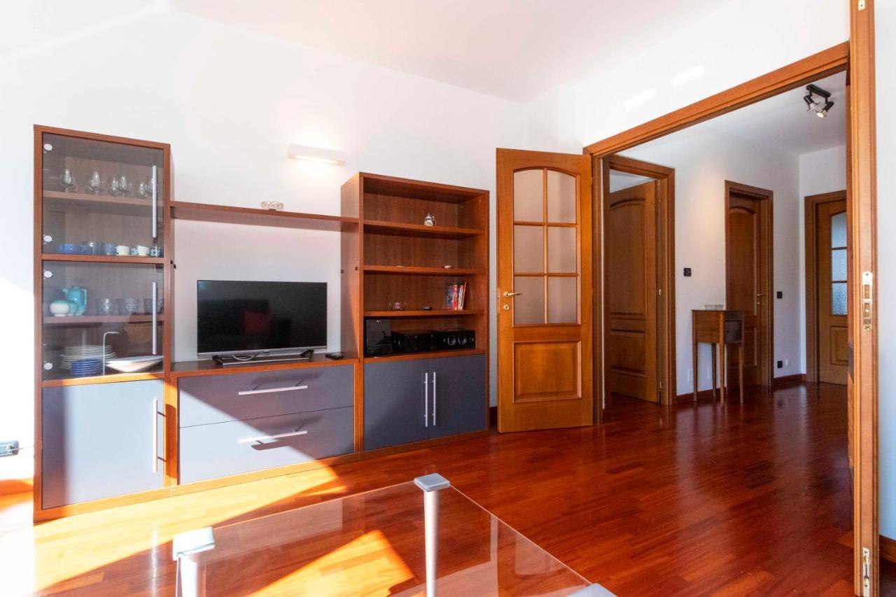Cozy&Spacious Apt 2 Min Walk From The Tram Stop! Apartment Turin Bagian luar foto
