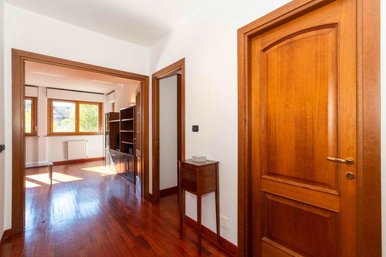 Cozy&Spacious Apt 2 Min Walk From The Tram Stop! Apartment Turin Bagian luar foto