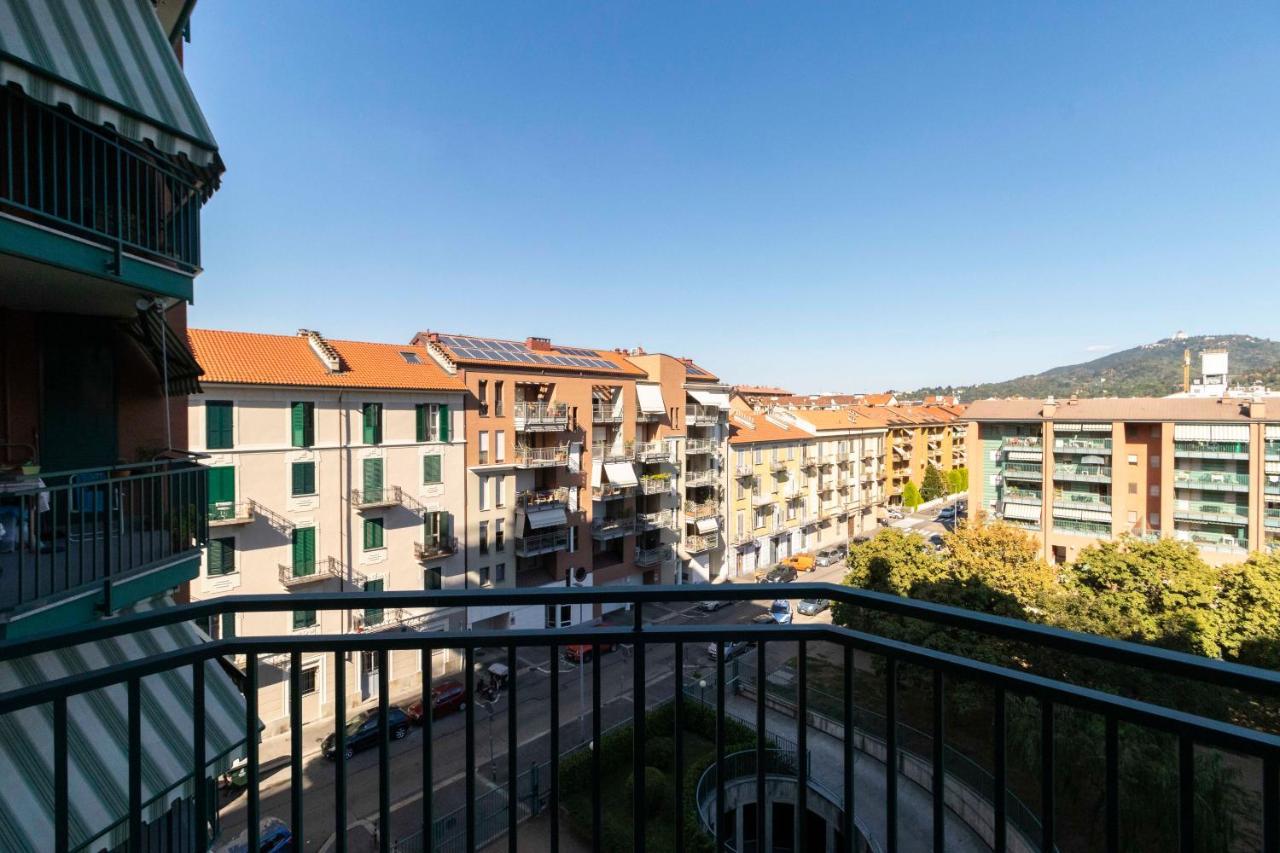 Cozy&Spacious Apt 2 Min Walk From The Tram Stop! Apartment Turin Bagian luar foto