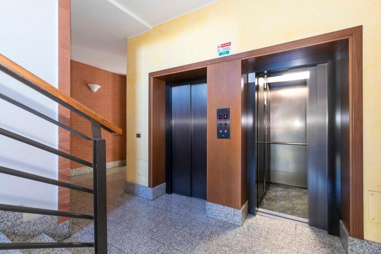 Cozy&Spacious Apt 2 Min Walk From The Tram Stop! Apartment Turin Bagian luar foto