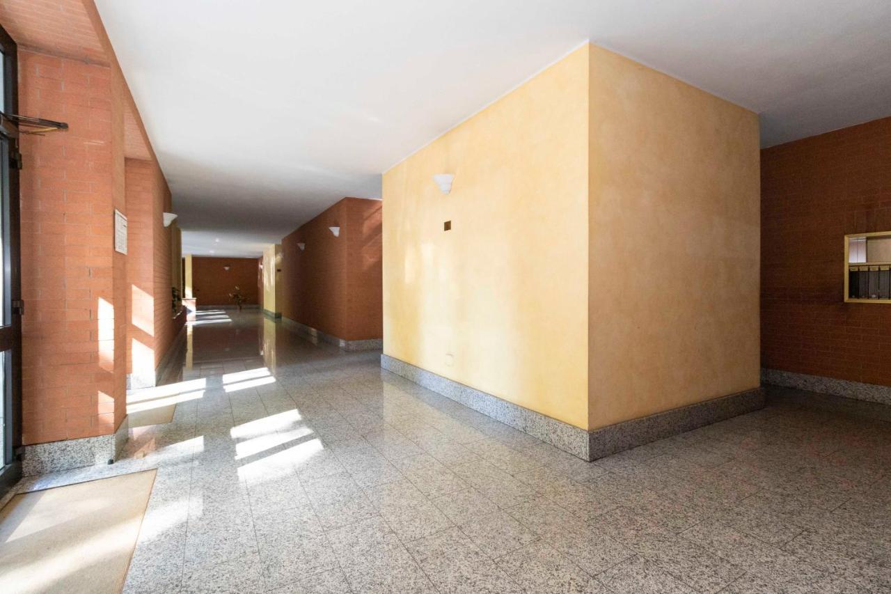 Cozy&Spacious Apt 2 Min Walk From The Tram Stop! Apartment Turin Bagian luar foto