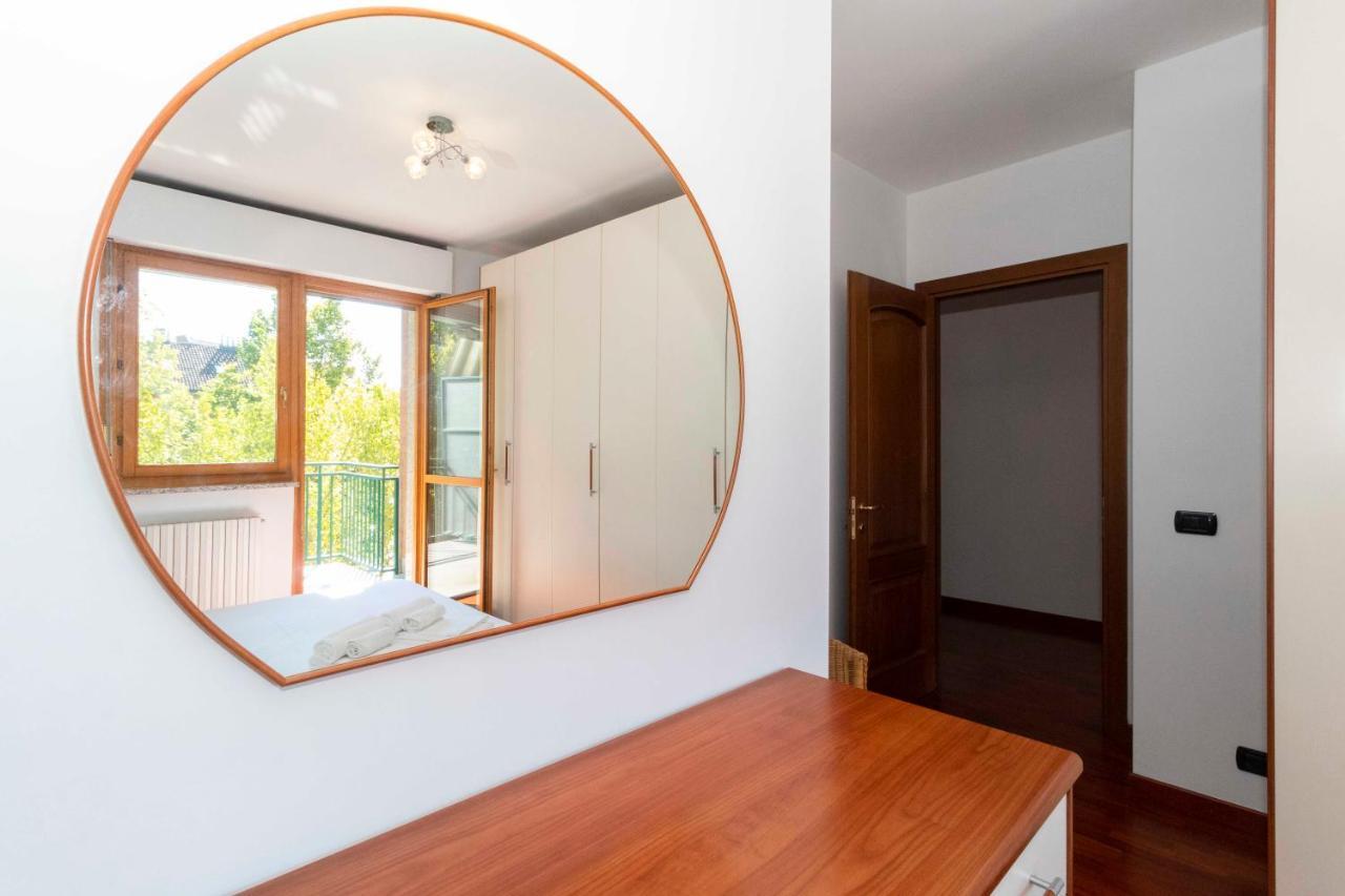 Cozy&Spacious Apt 2 Min Walk From The Tram Stop! Apartment Turin Bagian luar foto