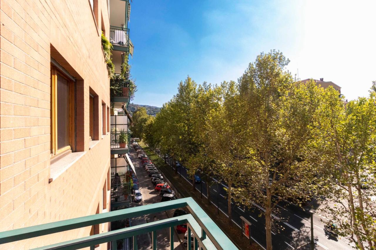 Cozy&Spacious Apt 2 Min Walk From The Tram Stop! Apartment Turin Bagian luar foto