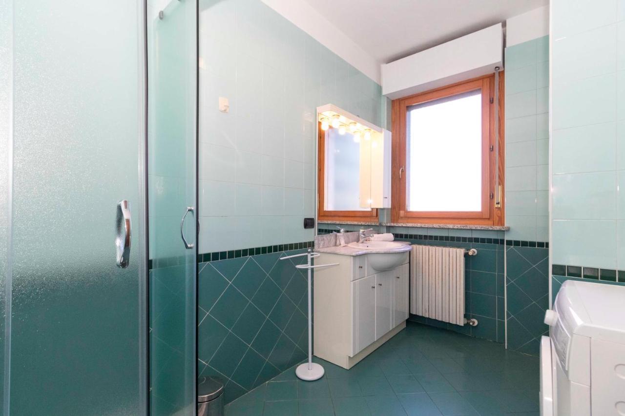 Cozy&Spacious Apt 2 Min Walk From The Tram Stop! Apartment Turin Bagian luar foto